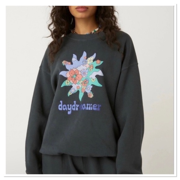 Daydreamer Women’s Boyfriend Sweatshirt NWT - Picture 1 of 4